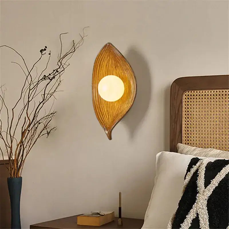Leaf shape Resin Wall-mounted Lamp | Modern Art Deco style Creative Home Lighting - Besontique Home
