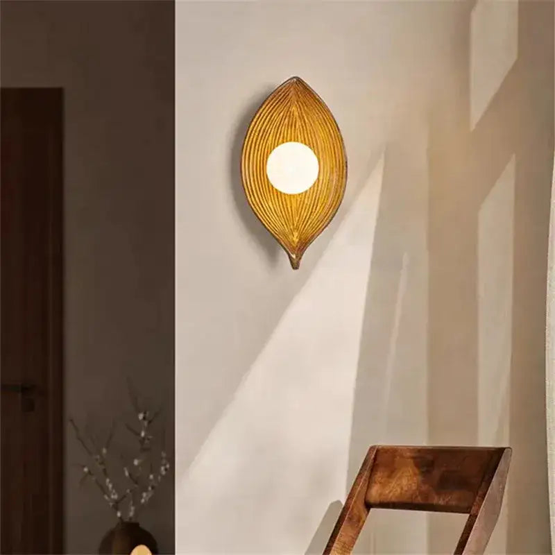 Leaf shape Resin Wall-mounted Lamp | Modern Art Deco style Creative Home Lighting - Besontique Home
