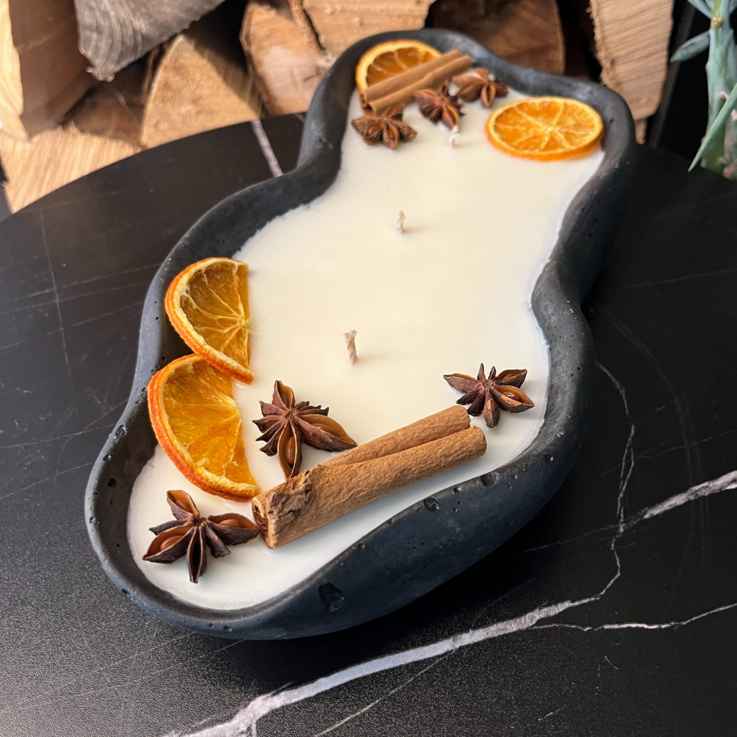 Handgemachte Betonduftkerze "Wave: Grey or Black" Bio Sojawachs mit Vanilla Toffee Duft - Betondekoration - Betonaccessoires oder Betondeko für Zuhause - Besontique Home