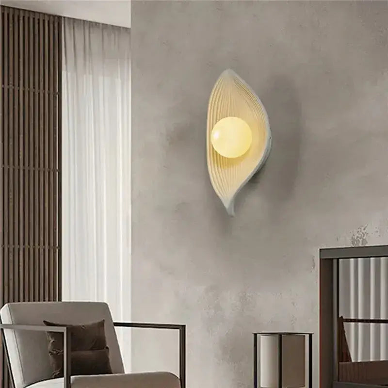 Leaf shape Resin Wall-mounted Lamp | Modern Art Deco style Creative Home Lighting - Besontique Home