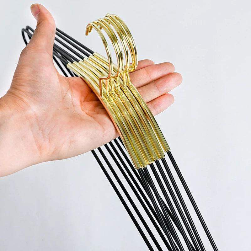 5-pcs-black-gold-metal-clothes-coat-hanger-modern-minimal-style-wardrobe-organizer-storage-rack-besontique-home-98887 - Besontique Home