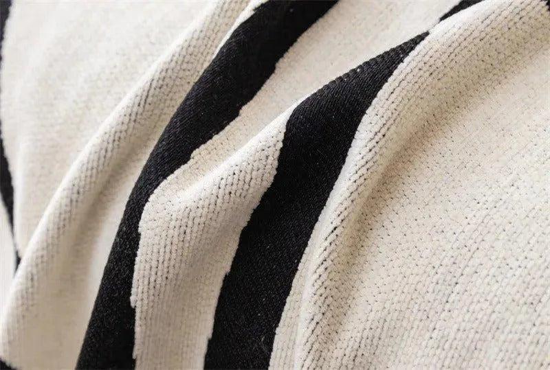 8 Chenille Line Pattern Throw Blanket with Tassel │ Simple Nordic Jacquard Reversible Double Sided Sofa Cover - Besontique Home