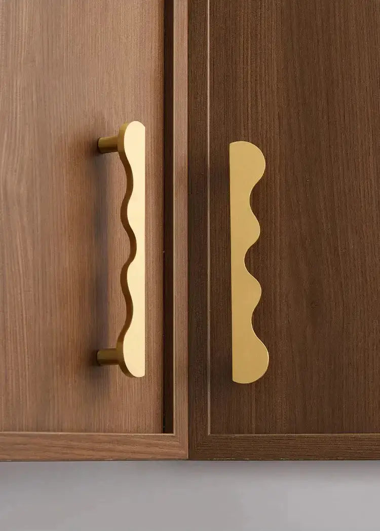 Brass Wave Cabinet Handles – Modern Gold/Black Drawer Pulls