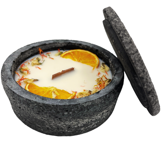 HANDGEMACHTE Citronella BETONKERZE Schwarz - Stilvolle Sojawachskerze für Ihr Zuhause. Outdoor Kerze mit Blütenverzierung und HOCHWERTIGEM Holzdocht aus dem Südschwarzwald - Besontique Home