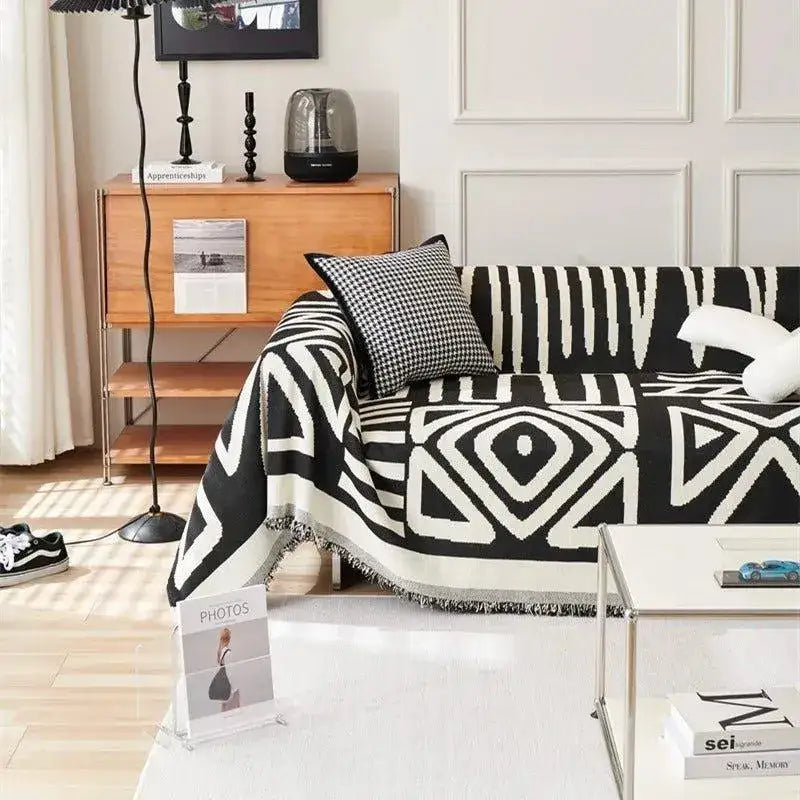boho-chenille-pattern-throw-blanket-with-tassel-simple-nordic-jacquard-reversible-double-sided-sofa-cover-besontique-home-70617 - Besontique Home