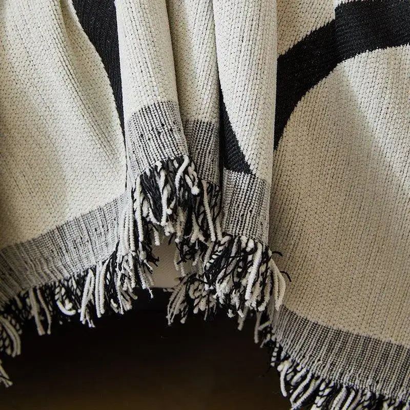 chenille-line-pattern-throw-blanket-with-tassel-simple-nordic-jacquard-reversible-double-sided-sofa-cover-besontique-home-55923 - Besontique Home