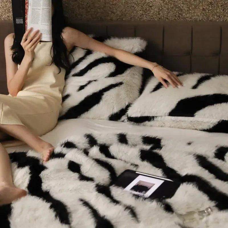 Imitation Faux Fox Fur Blanket │ High-end Warm Autumn Winter Blanket for Sofa Couch Bed Decor - Besontique Home