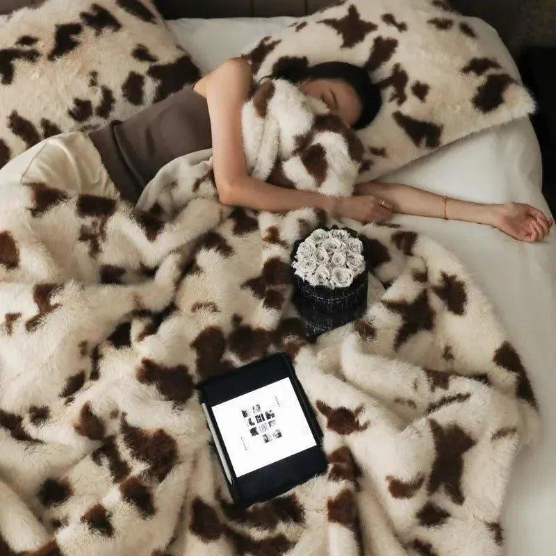 Imitation Faux Fox Fur Blanket │ High-end Warm Autumn Winter Blanket for Sofa Couch Bed Decor - Besontique Home