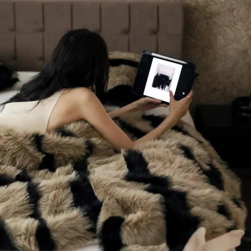 Imitation Faux Fox Fur Blanket │ High-end Warm Autumn Winter Blanket for Sofa Couch Bed Decor - Besontique Home