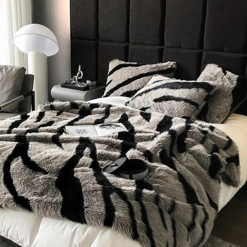 Imitation Faux Fox Fur Blanket │ High-end Warm Autumn Winter Blanket for Sofa Couch Bed Decor - Besontique Home