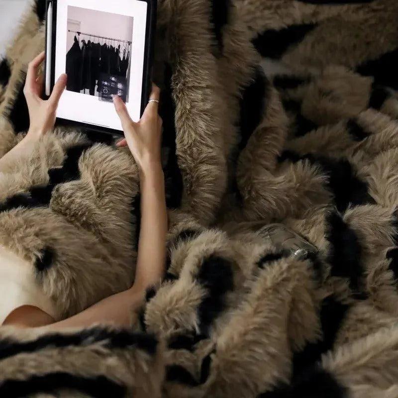 Imitation Faux Fox Fur Blanket │ High-end Warm Autumn Winter Blanket for Sofa Couch Bed Decor - Besontique Home