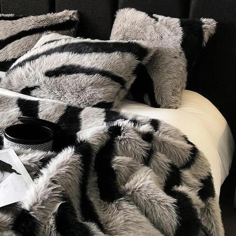 Imitation Faux Fox Fur Blanket │ High-end Warm Autumn Winter Blanket for Sofa Couch Bed Decor - Besontique Home