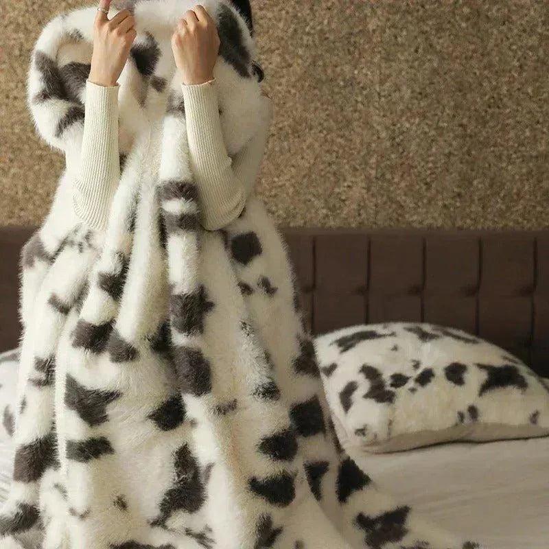 Imitation Faux Fox Fur Blanket │ High-end Warm Autumn Winter Blanket for Sofa Couch Bed Decor - Besontique Home
