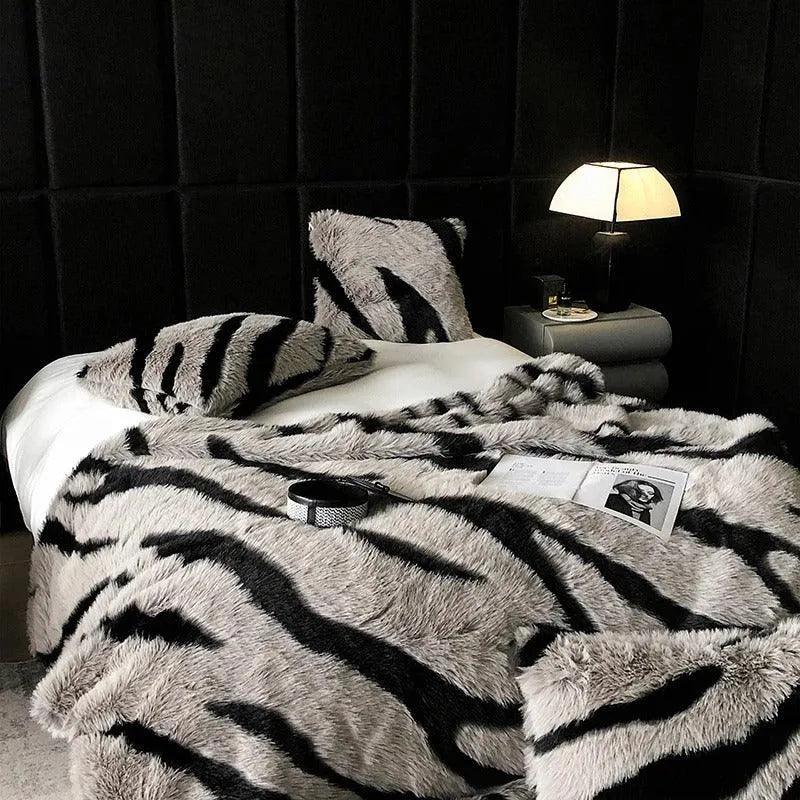 Imitation Faux Fox Fur Blanket │ High-end Warm Autumn Winter Blanket for Sofa Couch Bed Decor - Besontique Home