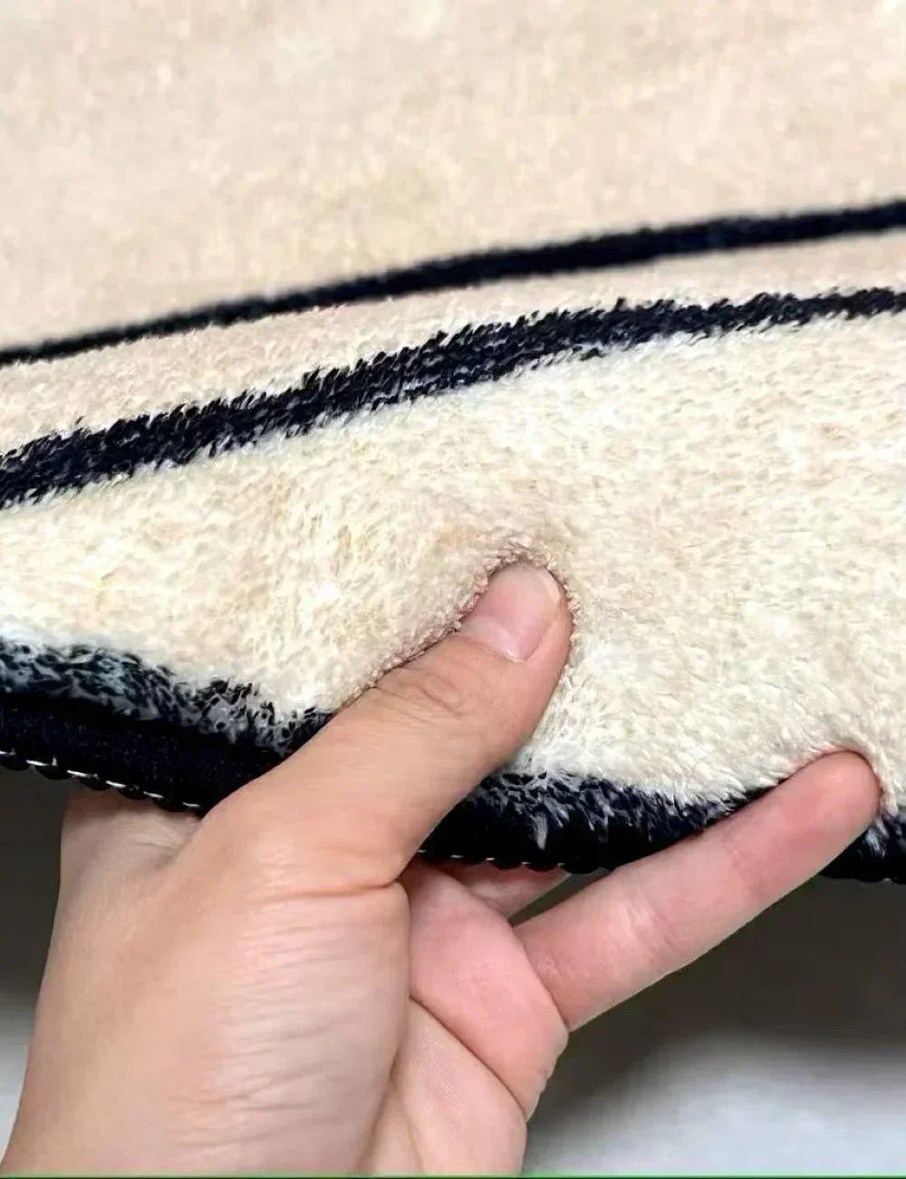 Luxury French Style Black Pattern Round Carpet │ Modern Home Large Area Plush Rugs - Besontique Home