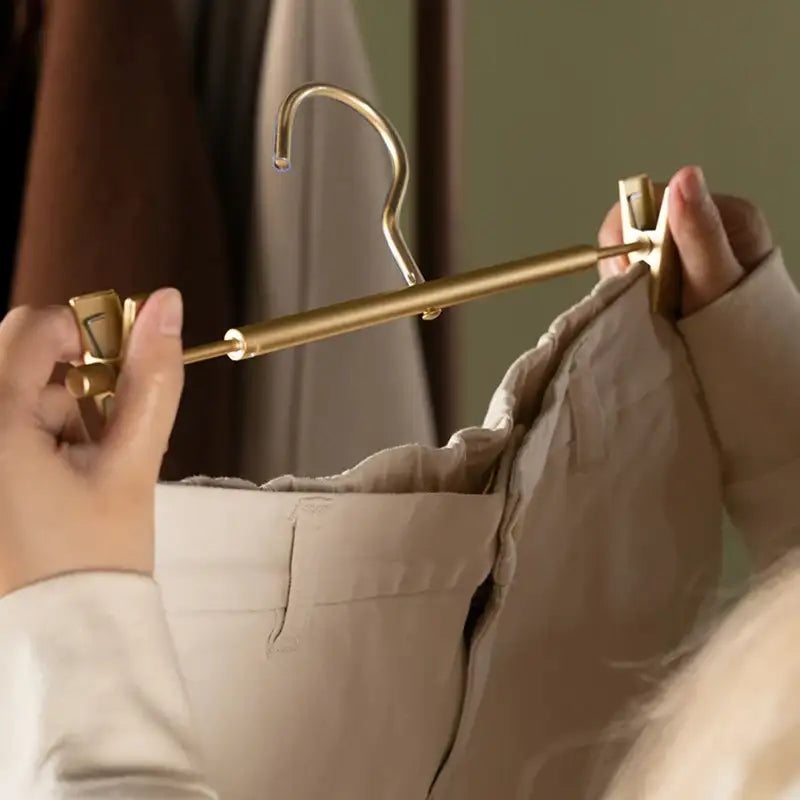matte-goldsilver-skirts-pants-hangers-with-clip-metal-clothes-wardrobe-trouser-rack-besontique-home-92297 - Besontique Home