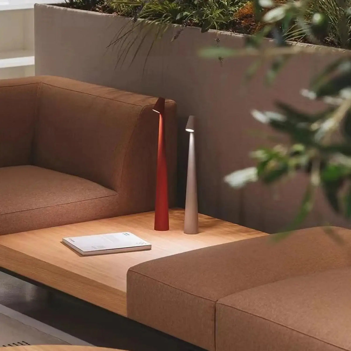 minimal-dimming-usb-chargable-reading-table-lamp-modern-small-wireless-portable-light-besontique-home-71210 - Besontique Home