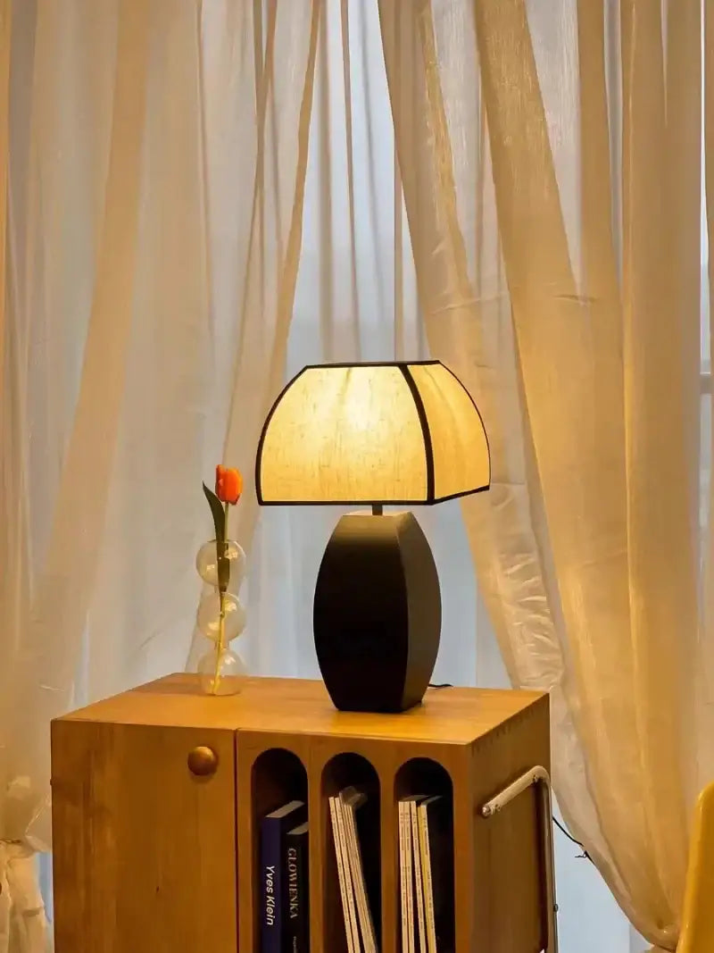 modern-simple-black-white-table-lamp-minimalist-living-room-bedroom-decor-lighting-besontique-home-35710 - Besontique Home