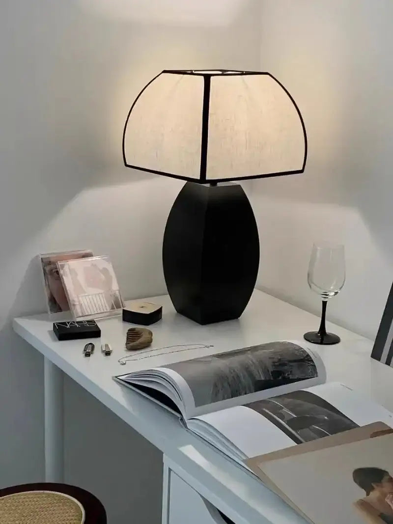 modern-simple-black-white-table-lamp-minimalist-living-room-bedroom-decor-lighting-besontique-home-64177 - Besontique Home
