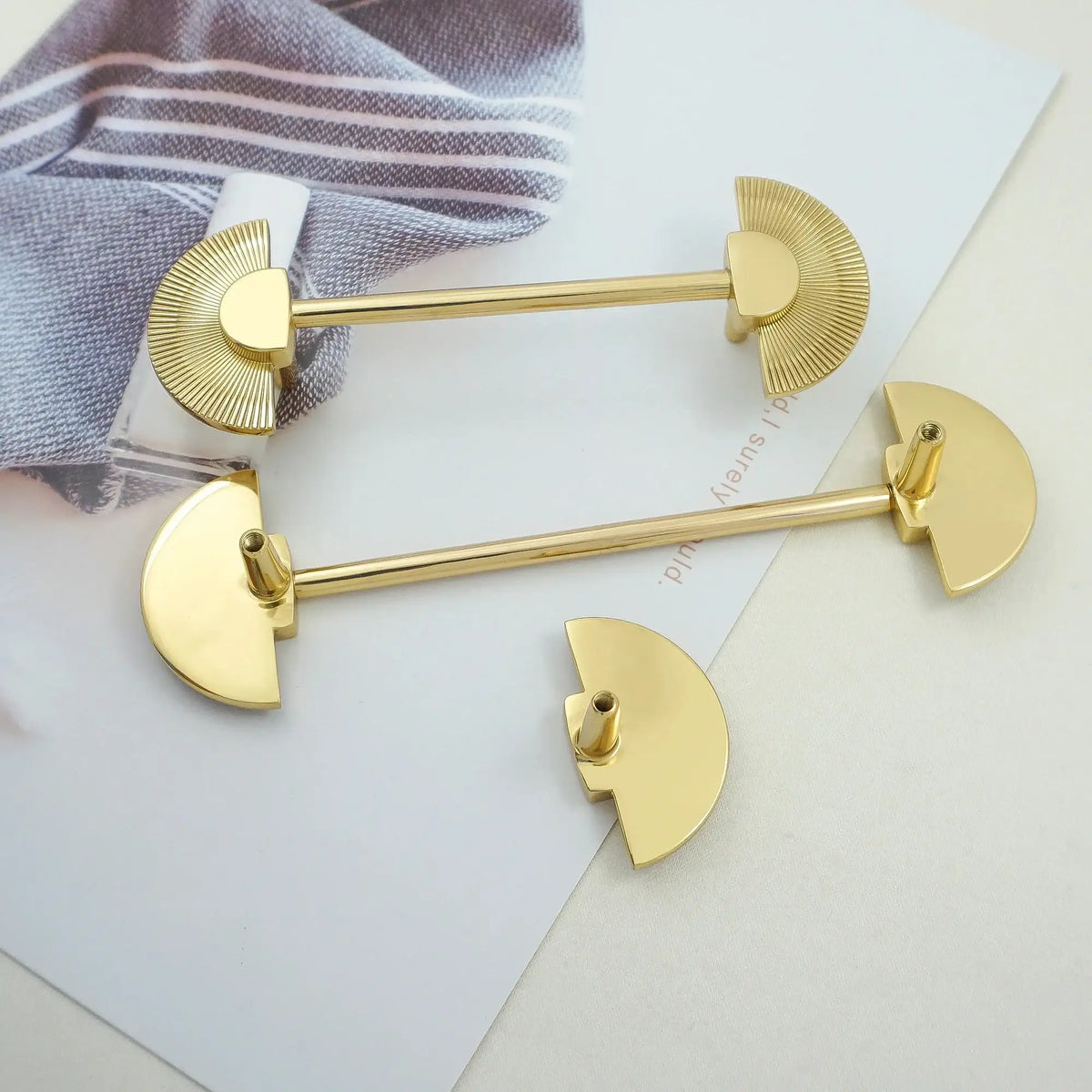 solid-brass-fan-shaped-furniture-door-knob-polished-gold-kitchen-cabinet-handles-besontique-home-52364 - Besontique Home