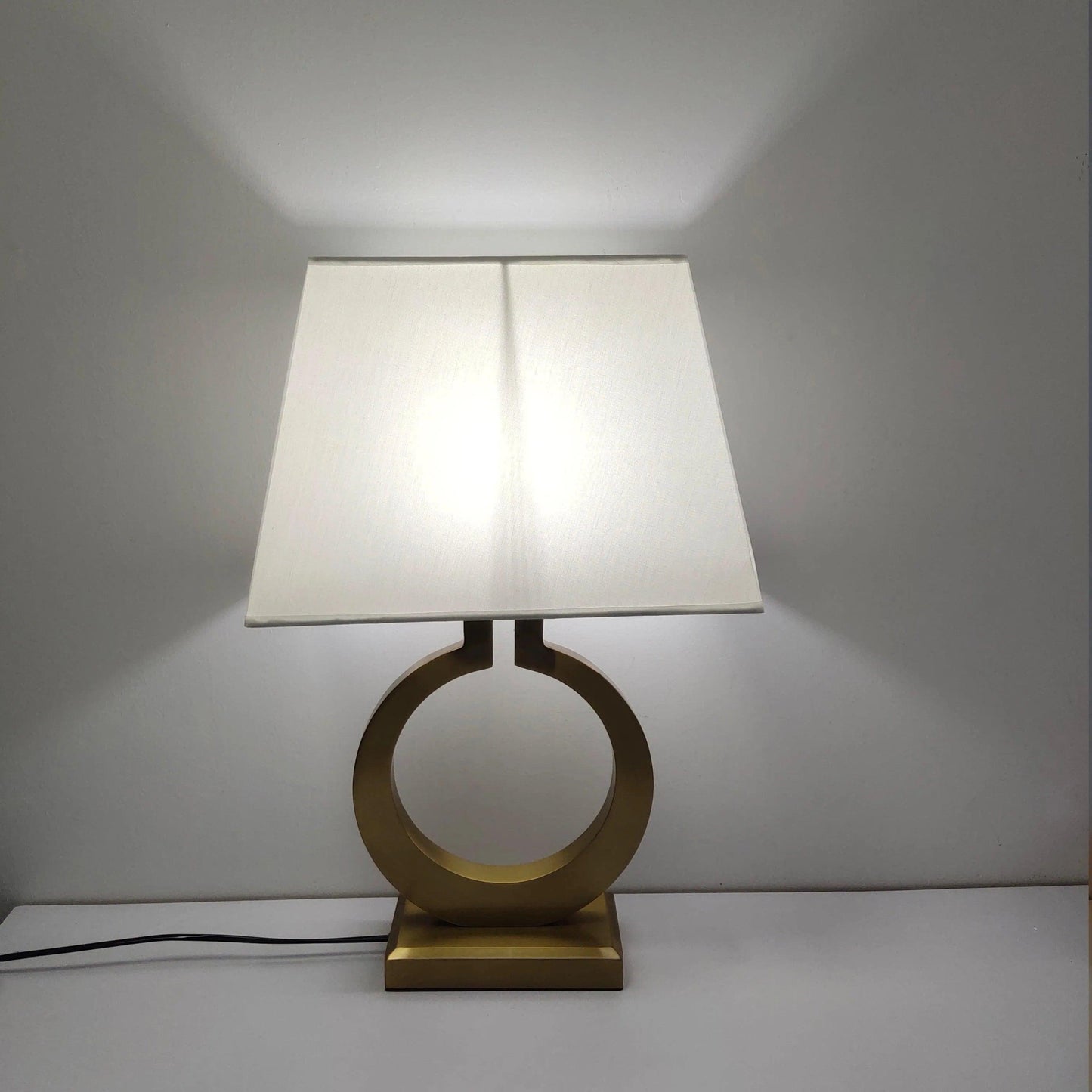 Nordic Modern Home Decorating Table Lamp (Gold/Black) │ Retro luxury LED Decor Lights - Besontique Home