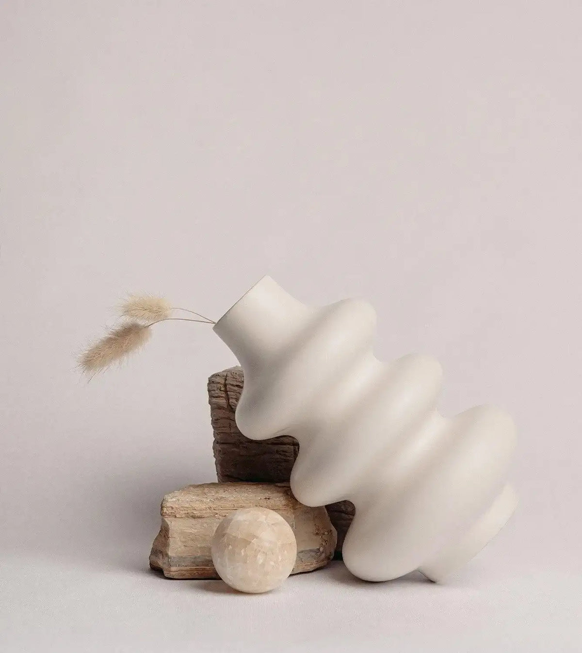 white-beige-nordic-ceramics-dried-flower-vase-pampas-grass-pot-vases-simple-home-decor-item-besontique-home-23785 - Besontique Home