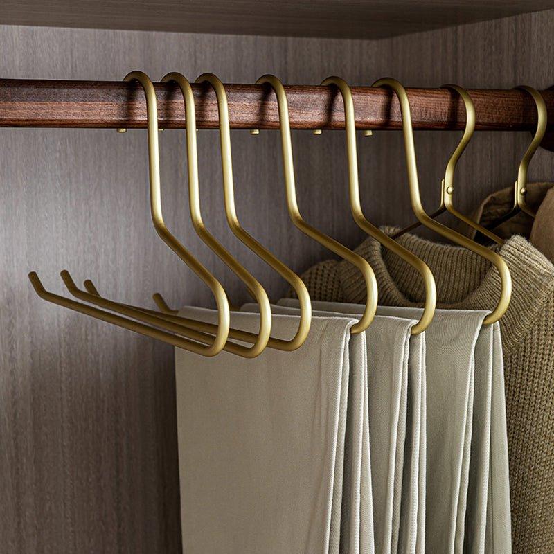 CLOTHES HANGER - Besontique