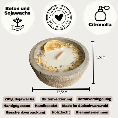 HANDGEMACHTE Citronella BETONKERZE Schwarz - Stilvolle Sojawachskerze für Ihr Zuhause. Outdoor Kerze mit Blütenverzierung und HOCHWERTIGEM Holzdocht aus dem Südschwarzwald