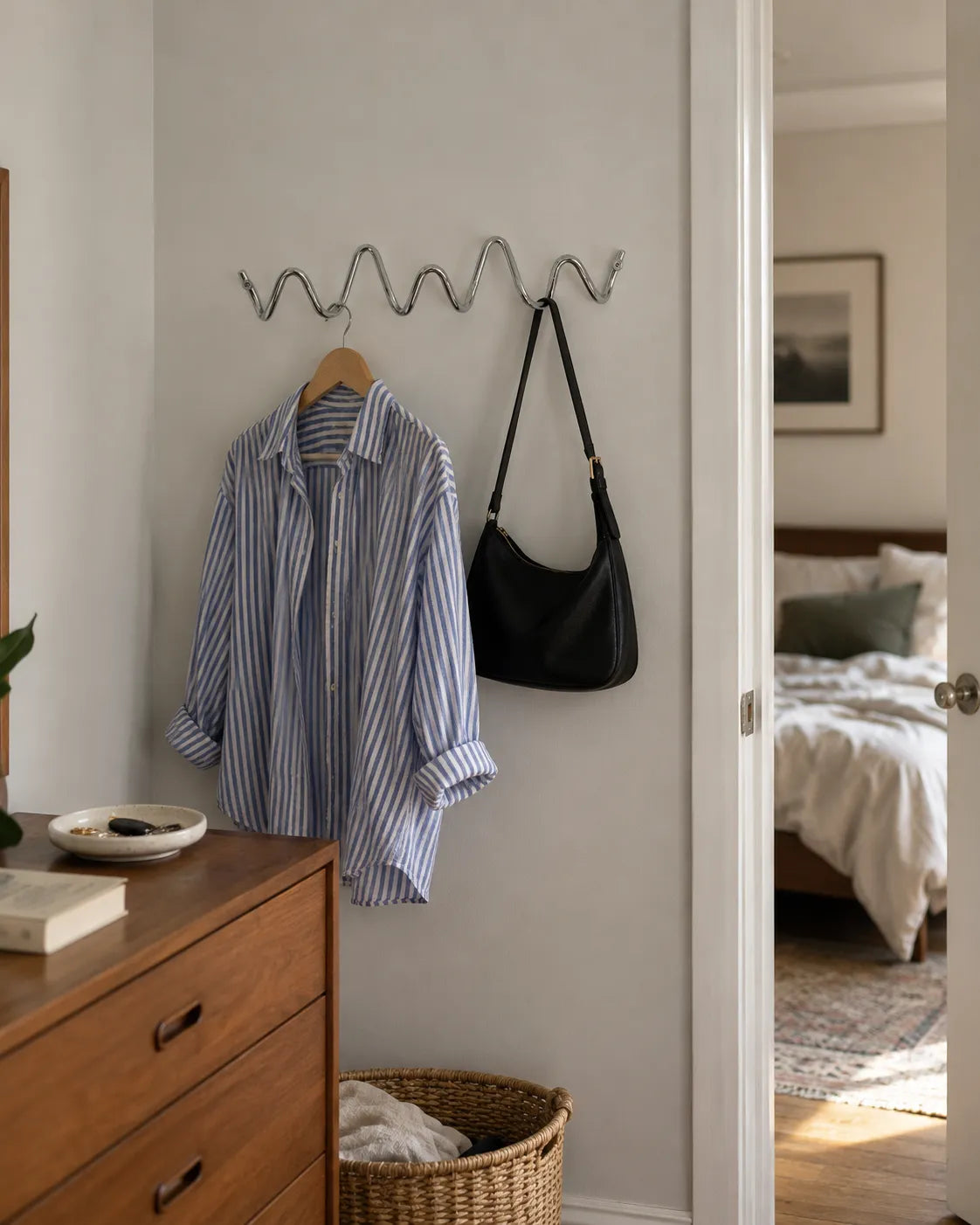 minimalist-wave-wall-hanging-hook-hanger-besontique-home-Besontique Home