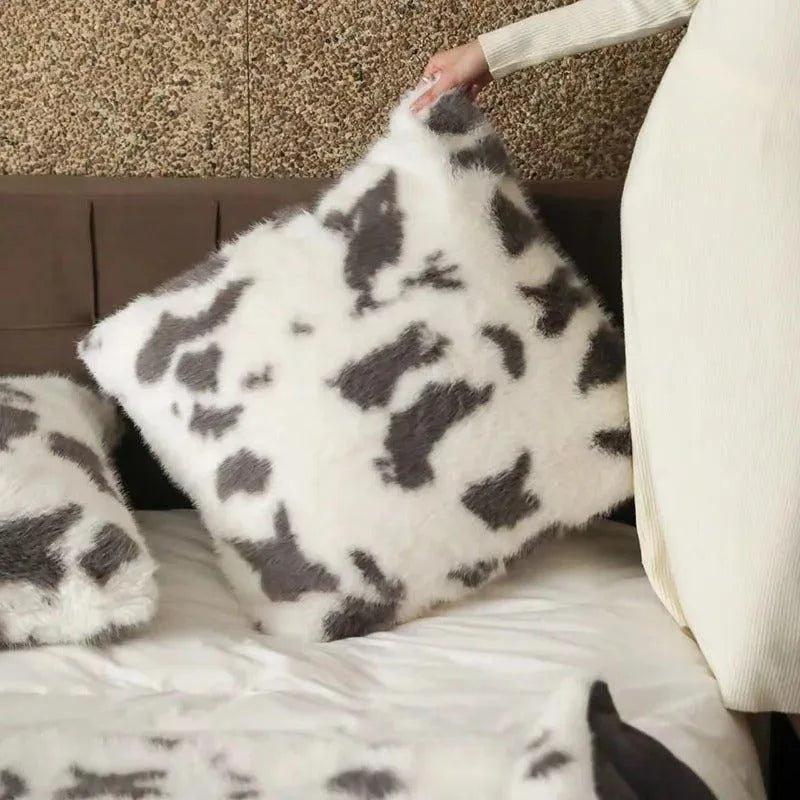 High-end Imitation Fox Fur Throw Pillow │ Nordic Warm Comfortable Cushions with pilling - Besontique Home