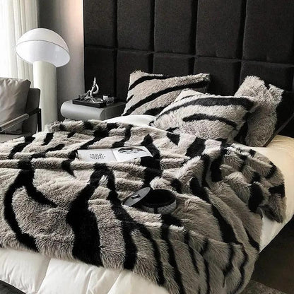 Imitation Faux Fox Fur Blanket │ High-end Warm Autumn Winter Blanket for Sofa Couch Bed Decor - Besontique Home