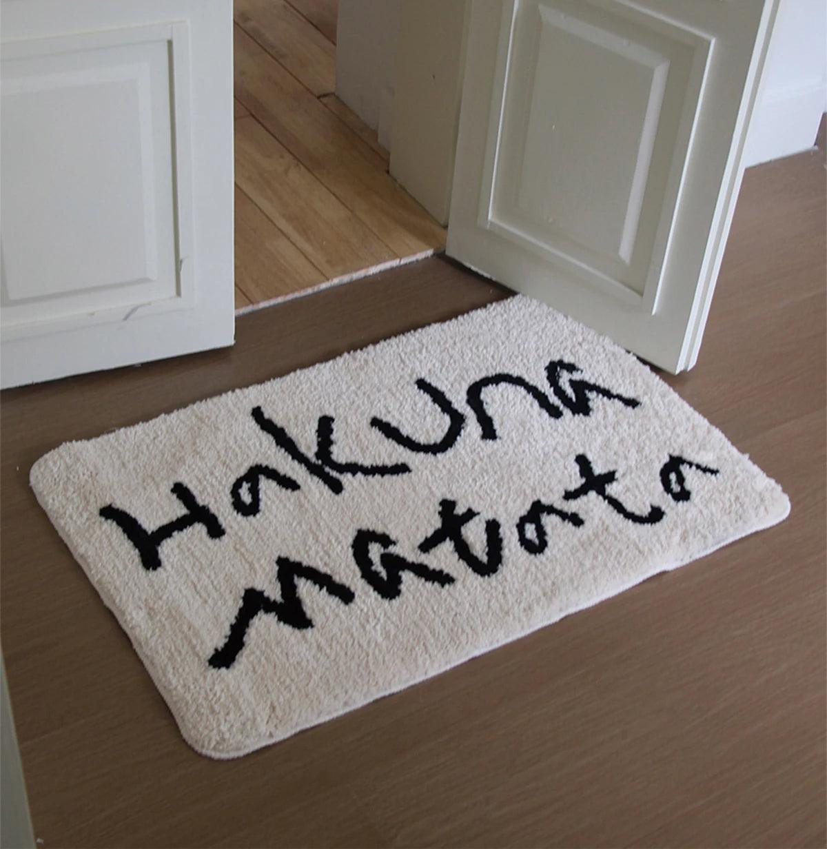 Minimal Hakuna Matata Letter Tufting Floor Mat │ Modern Soft Decorative Anti Slip Aesthetic Rug - Besontique Home