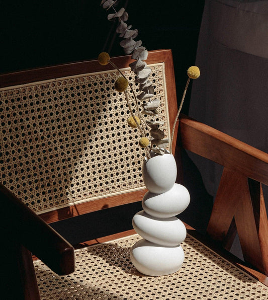 Modern Art Sculpture Egg Shape Vase │ Minimal White Decorative Pot - Besontique