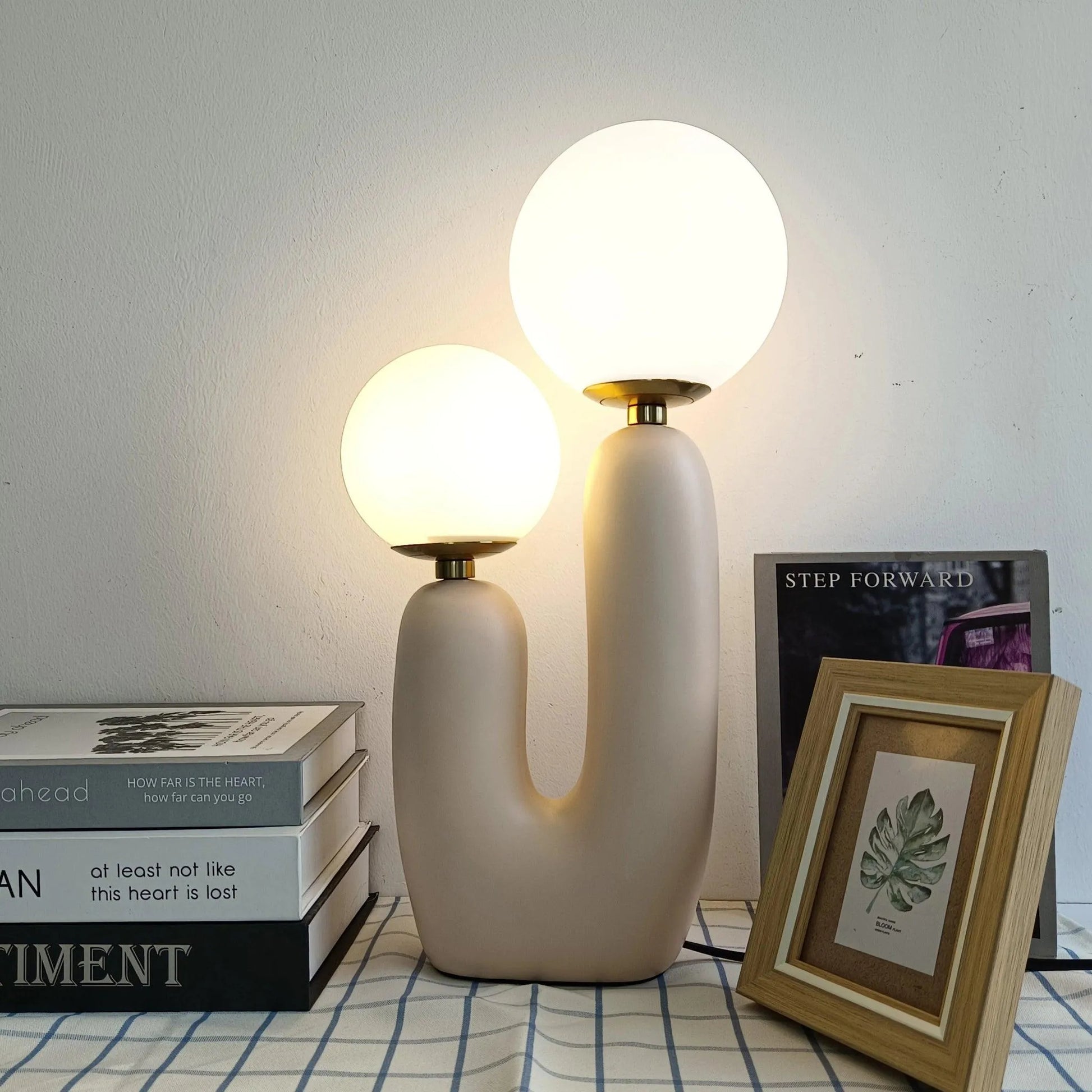 Modern Double Frosted Glass Balls Table Lamp │ Nordic Creative LED Desk Light - Besontique