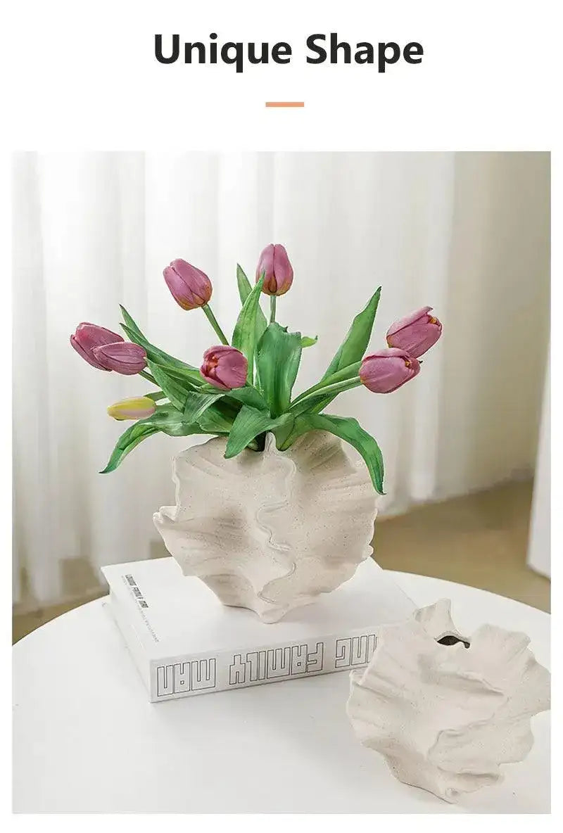 Nordische minimalistische Kunstvase in Korallenform │ Blumentopf aus Keramik mit Pampasgras – Besontique Home