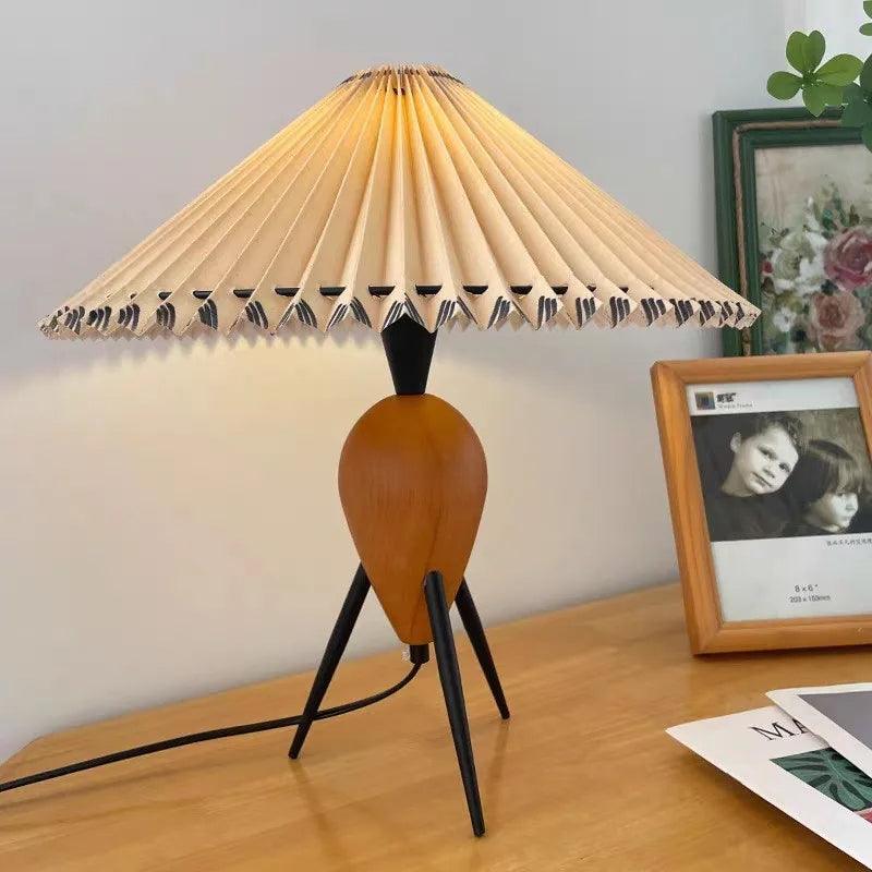 Nordic Retro Pleated Table Light │ Modern Medieval Solid Wood Bedside Lamp - Besontique