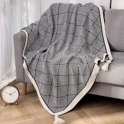 Nordic Black White Geometric Sofa Blanket with Tassels │ Modern Bohemian Decorative Bed Spread - Besontique Home